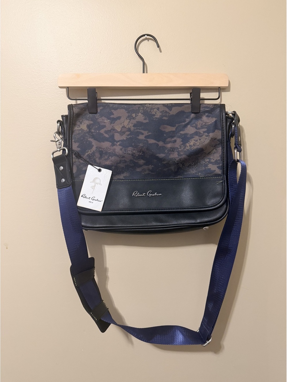 Robert Graham Cormac Navy Camo Crossbody Messenger Bag NWT MSRP $198